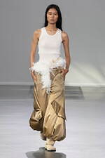 JW アンダーソン 24年春夏ウィメンズコレクション - おもちゃのような服｜写真23