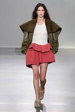 JW アンダーソン 24年春夏ウィメンズコレクション - おもちゃのような服｜写真28