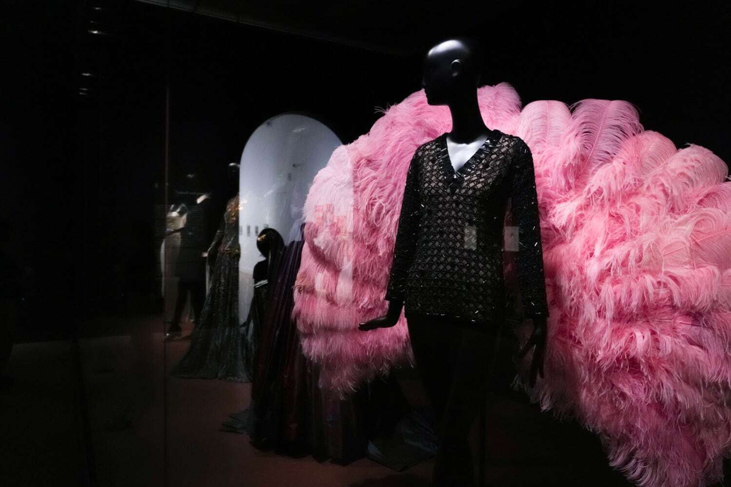 “モードの帝王”イヴ・サンローランの軌跡をたどる - 没後日本初の大回顧展が東京・国立新美術館で｜写真41