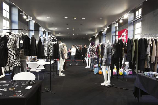 2010年度のtokyoeyeは、ファブリックメーカーも支援対象に！