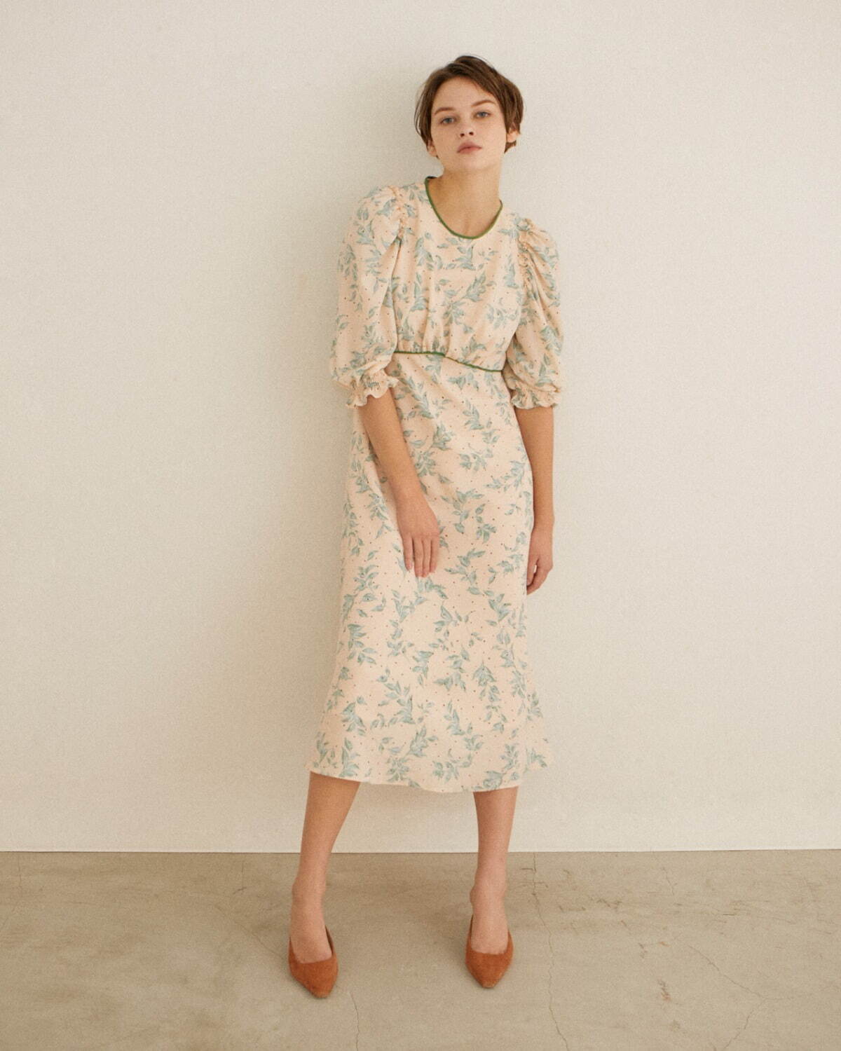 トロワズィエムチャコ 2023年春夏｜female ワンピース