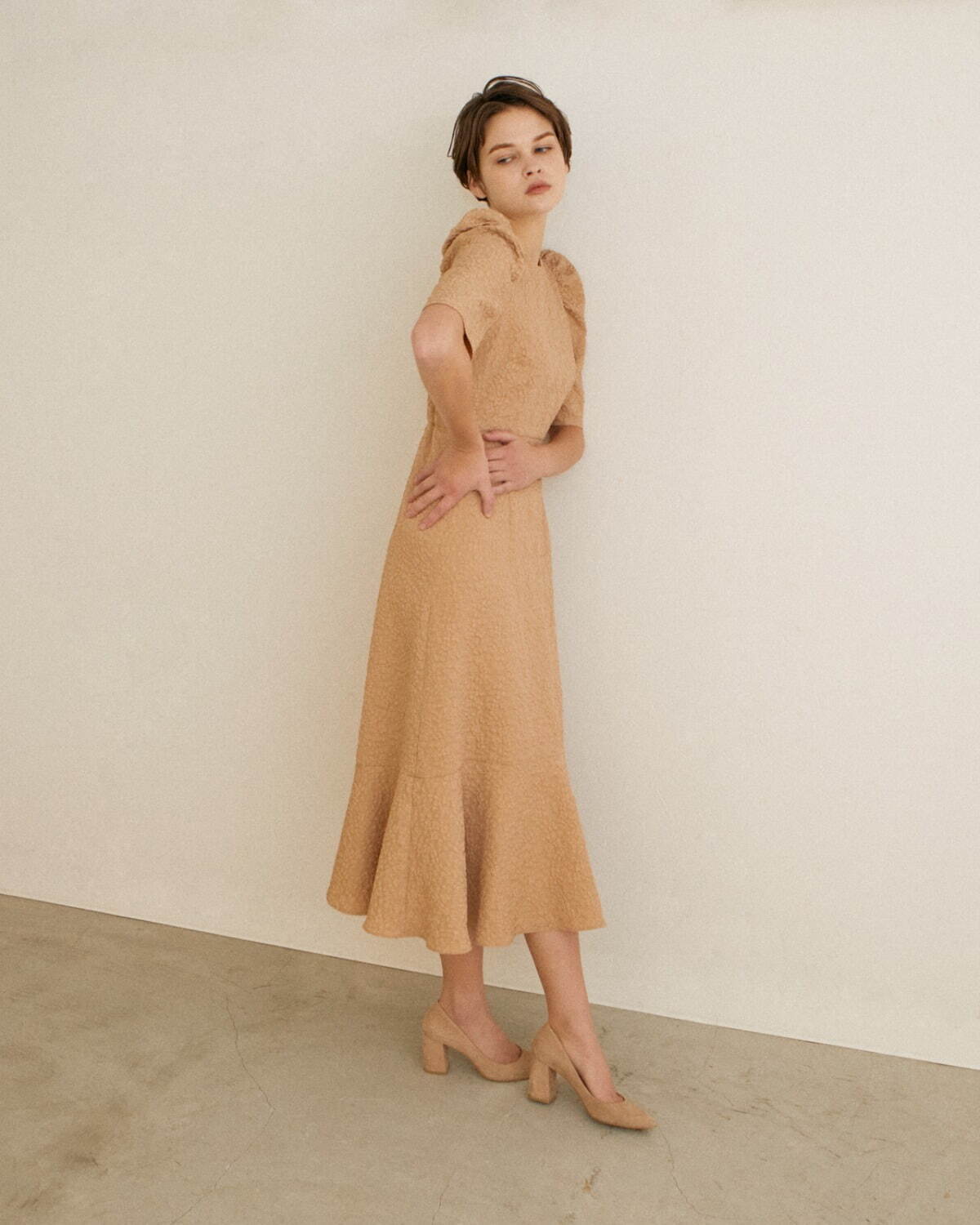 トロワズィエムチャコ 2023年春夏｜female ワンピース