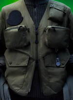 モンクレール x ファレル・ウィリアムス“自然と都会”着想ダウンジャケット、曲線＆三角形のステッチで｜写真23