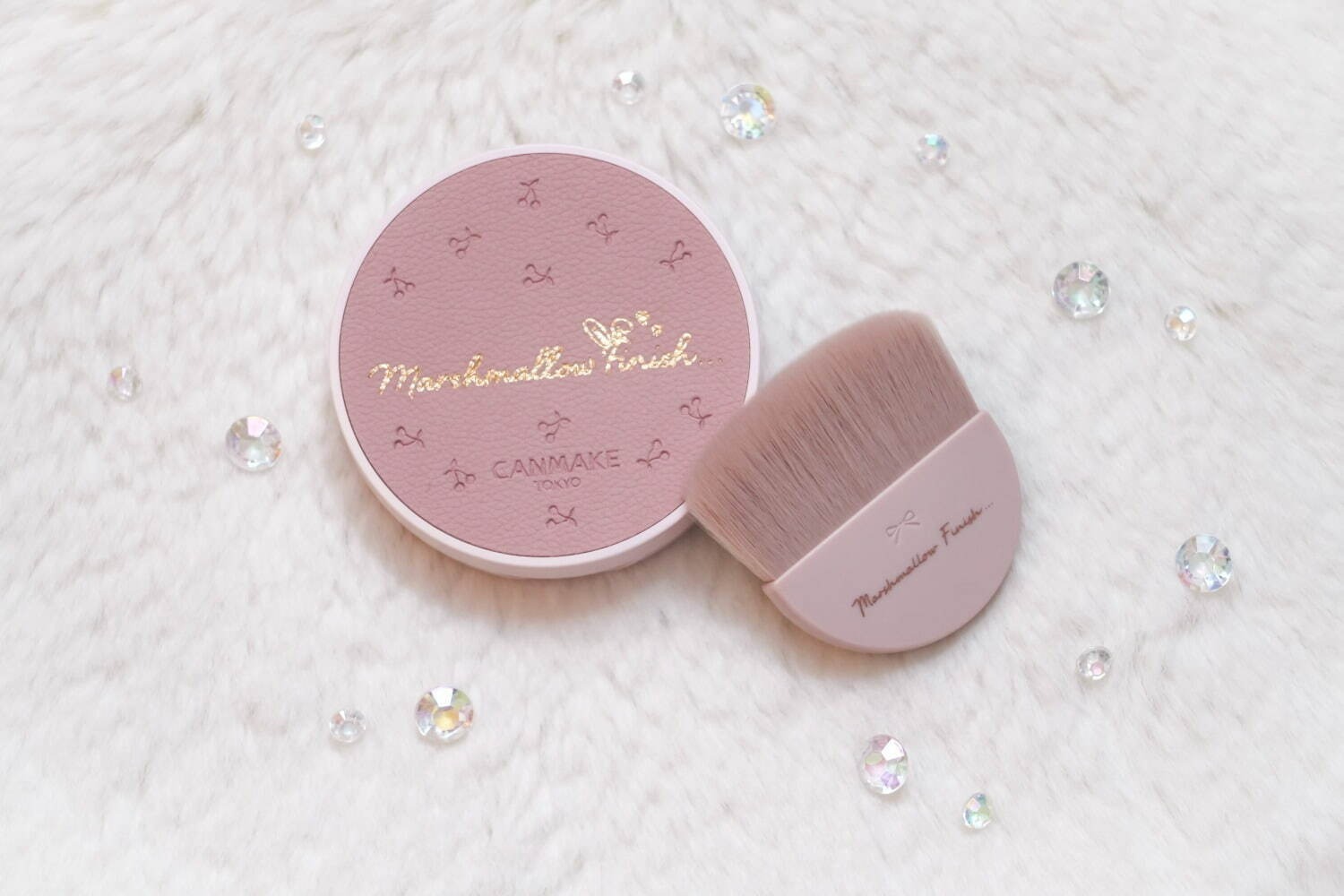 イヴ・サンローラン(Yves Saint Laurent), ディオール(DIOR), ジバンシィ(Givenchy), ゲラン(GUERLAIN), トム フォード ビューティ(TOM FORD BEAUTY), クレ・ド・ポー ボーテ(Clé de Peau Beauté), マキアージュ(MAQuillAGE), ランコム(LANCÔME), クラランス(CLARINS), コスメデコルテ(DECORTÉ), ベアミネラル(bareMinerals), カバーマーク(COVERMARK), セルヴォーク(Celvoke), ヴィセ(Visée), エレガンス(Elégance), キャンメイク(CANMAKE), セザンヌ(CEZANNE), ナチュラグラッセ(naturaglacé), ミラノコレクション(Milano Collection), ハウス オブ ローゼ(HOUSE OF ROSE), ミシャ(MISSHA), アルマーニ ビューティ(ARMANI beauty) 2023年冬ベースメイク特集｜写真10