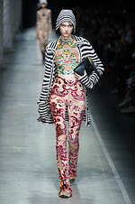 エトロ 2024年春夏コレクション - 大胆に、時に軽やかに｜写真21