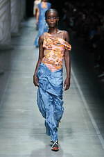 エトロ 2024年春夏コレクション - 大胆に、時に軽やかに｜写真25