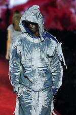 ディーゼル 2024年春夏コレクション - 熱狂に包まれたパーティへ｜写真7