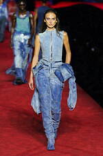 ディーゼル 2024年春夏コレクション - 熱狂に包まれたパーティへ｜写真18