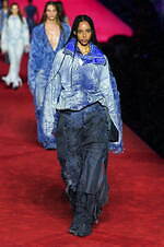 ディーゼル 2024年春夏コレクション - 熱狂に包まれたパーティへ｜写真20