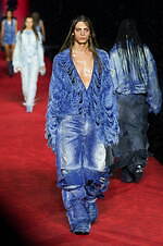 ディーゼル 2024年春夏コレクション - 熱狂に包まれたパーティへ｜写真22