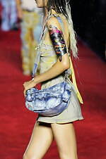 ディーゼル 2024年春夏コレクション - 熱狂に包まれたパーティへ｜写真43