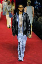 ディーゼル 2024年春夏コレクション - 熱狂に包まれたパーティへ｜写真45