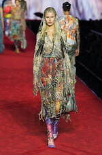 ディーゼル 2024年春夏コレクション - 熱狂に包まれたパーティへ｜写真49