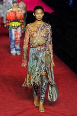 ディーゼル 2024年春夏コレクション - 熱狂に包まれたパーティへ｜写真50