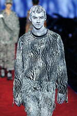 ディーゼル 2024年春夏コレクション - 熱狂に包まれたパーティへ｜写真53