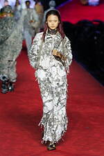 ディーゼル 2024年春夏コレクション - 熱狂に包まれたパーティへ｜写真55