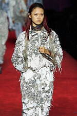 ディーゼル 2024年春夏コレクション - 熱狂に包まれたパーティへ｜写真56