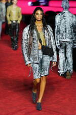 ディーゼル 2024年春夏コレクション - 熱狂に包まれたパーティへ｜写真61