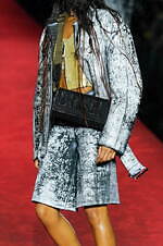 ディーゼル 2024年春夏コレクション - 熱狂に包まれたパーティへ｜写真62