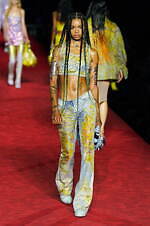 ディーゼル 2024年春夏コレクション - 熱狂に包まれたパーティへ｜写真72