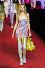 ディーゼル 2024年春夏コレクション - 熱狂に包まれたパーティへ｜写真73