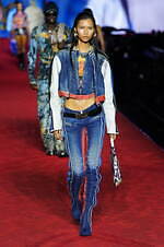 ディーゼル 2024年春夏コレクション - 熱狂に包まれたパーティへ｜写真80