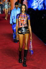 ディーゼル 2024年春夏コレクション - 熱狂に包まれたパーティへ｜写真83