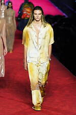 ディーゼル 2024年春夏コレクション - 熱狂に包まれたパーティへ｜写真90