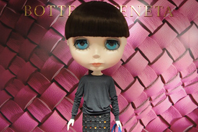 ボッテガ・ヴェネタ「色」テーマの限定イベント、等身大「ブライス」