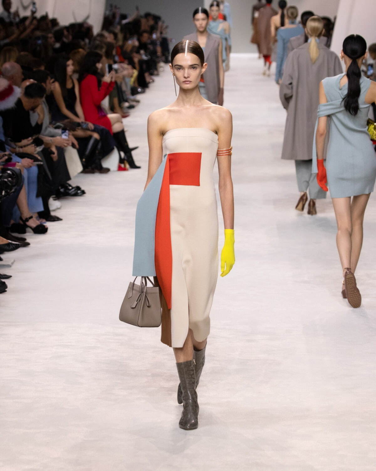 フェンディ(FENDI) 2024年春夏ウィメンズコレクション  - 写真8