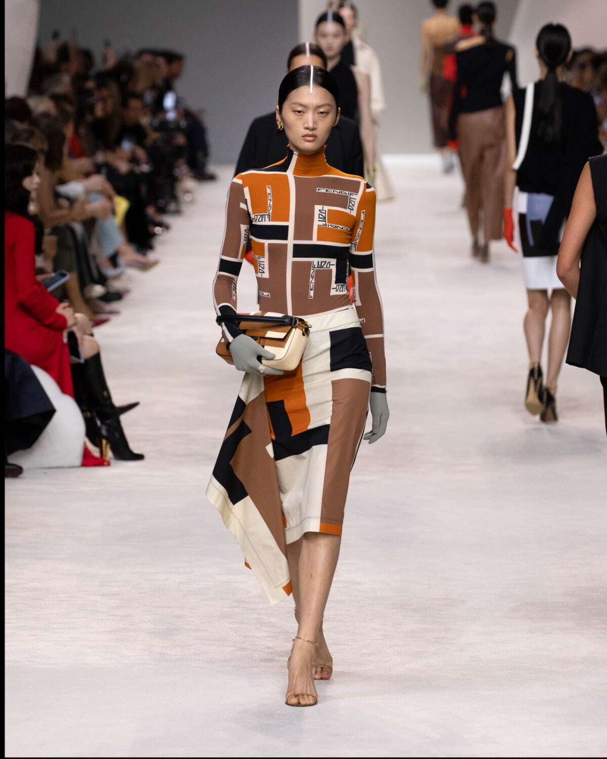 フェンディ(FENDI) 2024年春夏ウィメンズコレクション  - 写真30