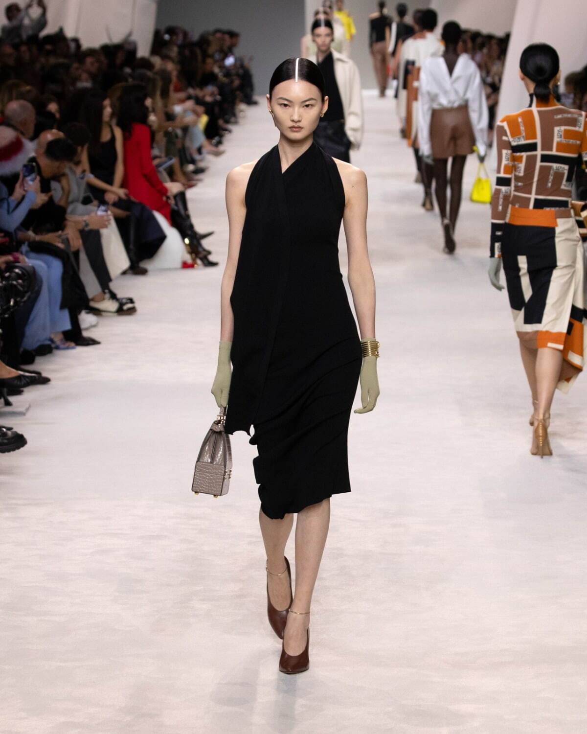 フェンディ(FENDI) 2024年春夏ウィメンズコレクション  - 写真32