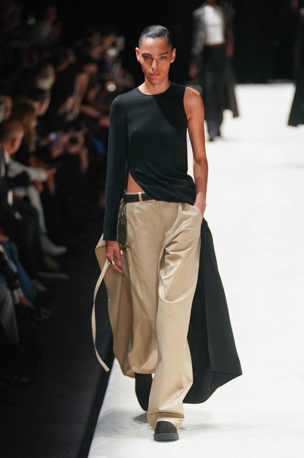 エムエム6 メゾン マルジェラ(MM6 Maison Margiela) 2024年春夏ウィメンズコレクション シルエット - 写真12