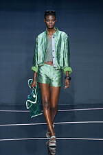 エンポリオ アルマーニ 2024年春夏コレクション - 楽しきバカンスへ｜写真27