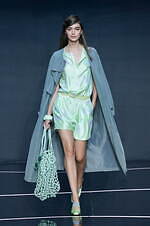 エンポリオ アルマーニ 2024年春夏コレクション - 楽しきバカンスへ｜写真32