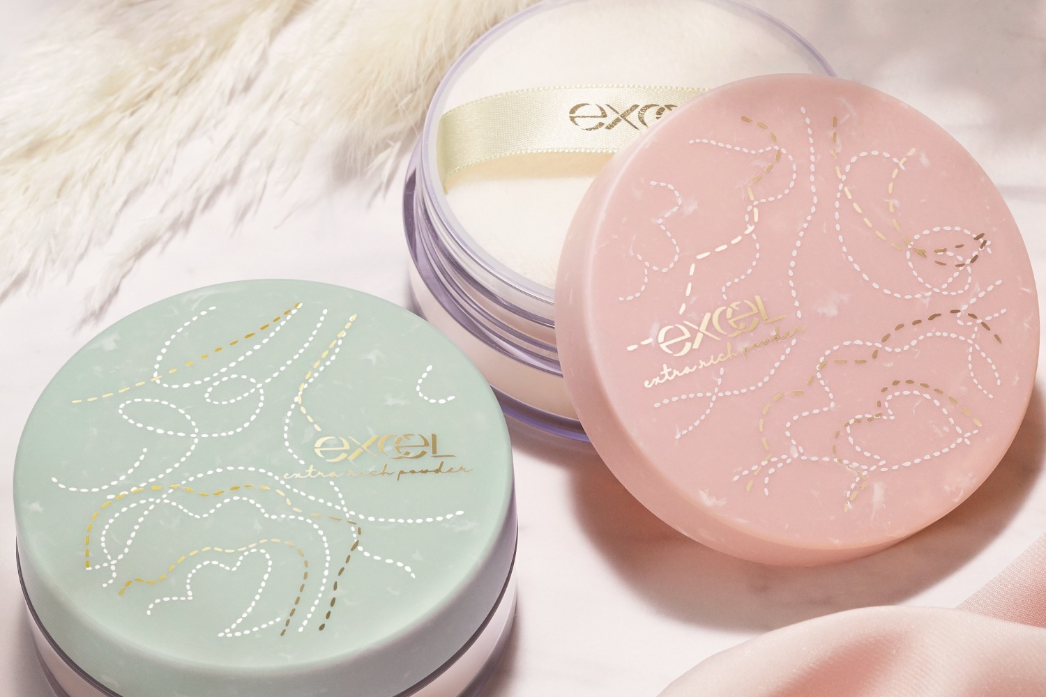 保湿ケア｜エクセル23年冬コスメ、人気フェイスパウダーが“カバー力＆スキンケア効果UP”&星空ネイルカラーも