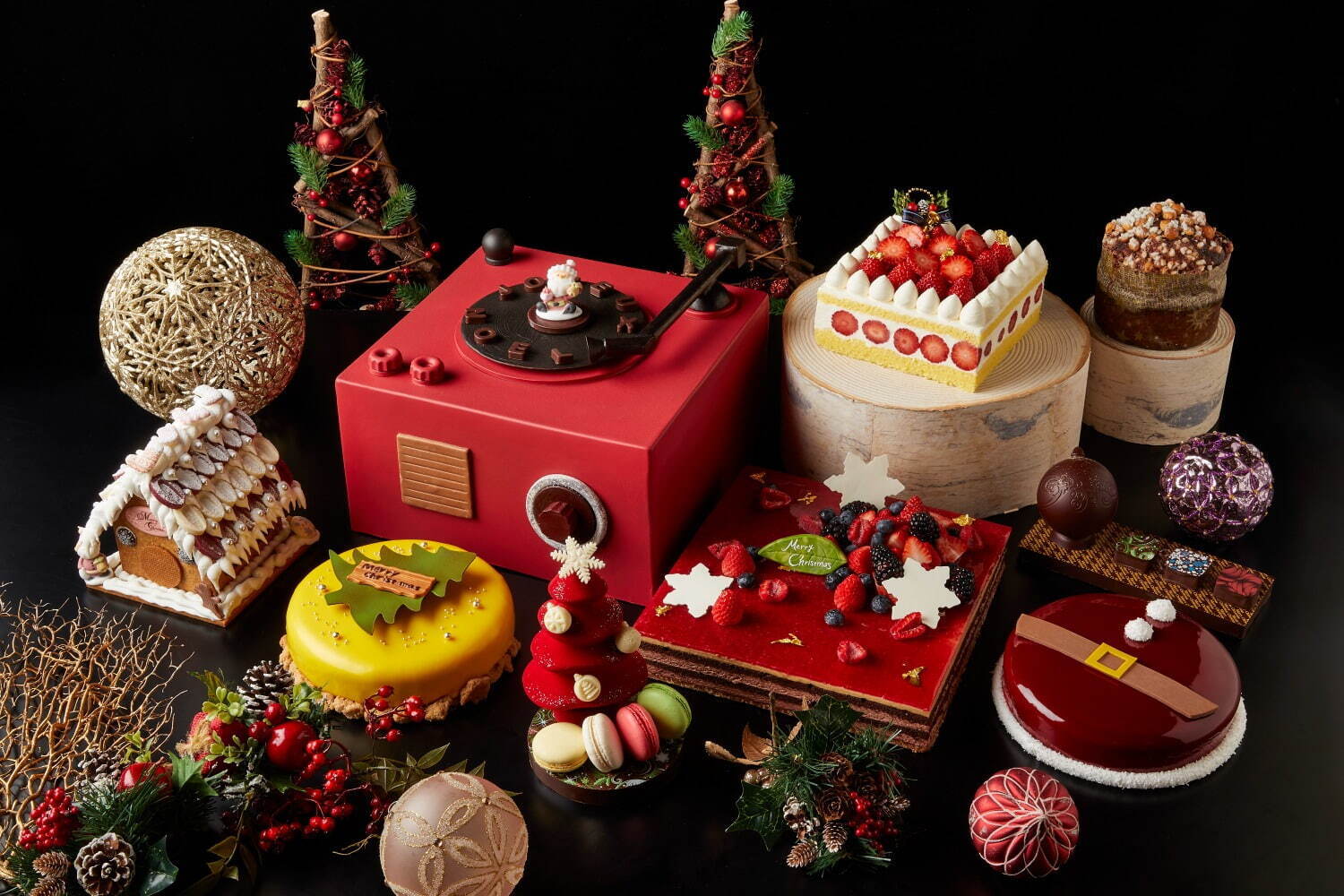 ザ・リッツ・カールトン東京23年クリスマスケーキ、“レコードプレーヤー”型チョコ細工のケーキなど｜写真1