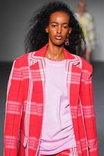 MSGM 2024年春夏コレクション - 多彩な色柄が溢れる世界｜写真25