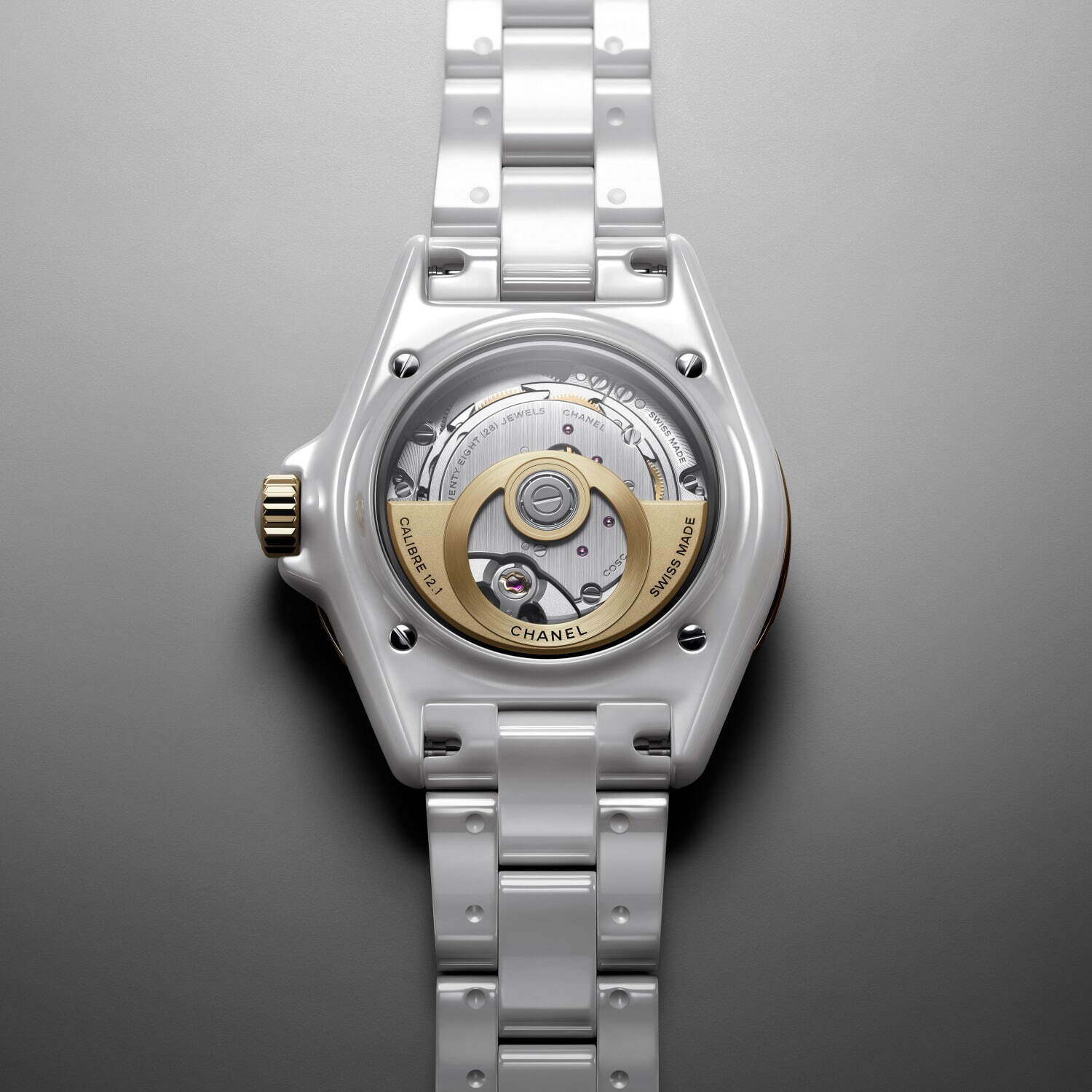 シャネルの腕時計「J12 キャリバー 12.1」新作、イエローゴールド×セラミックの白黒ウォッチ｜写真3