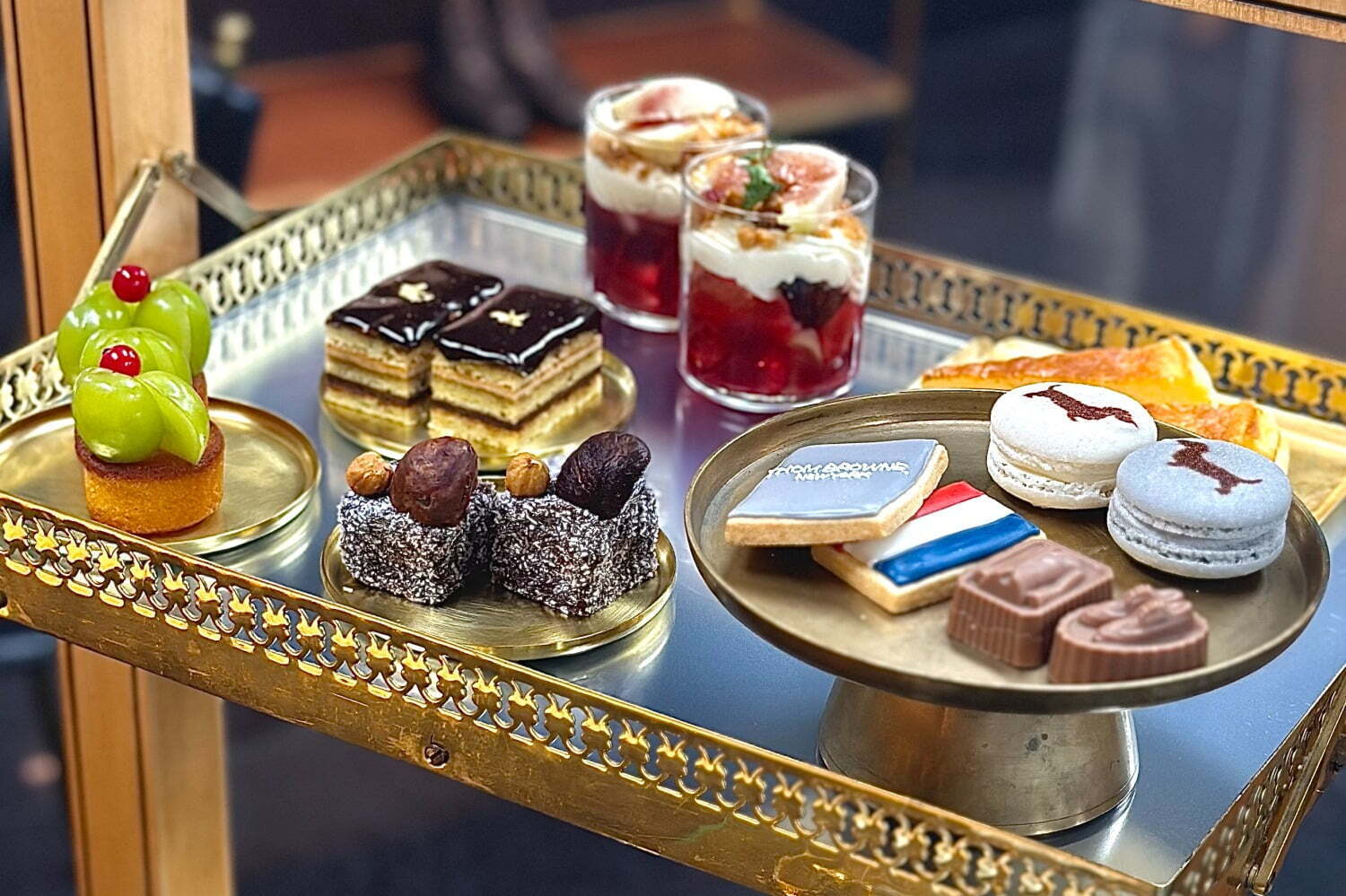 トム ブラウンの秋アフタヌーンティー、シャインマスカット＆無花果のスイーツなどが神戸阪急で