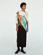 132 5. イッセイ ミヤケ新作ウェア、クレヨンで描いた“地層柄”際立つトップ＆スカートなど｜写真1