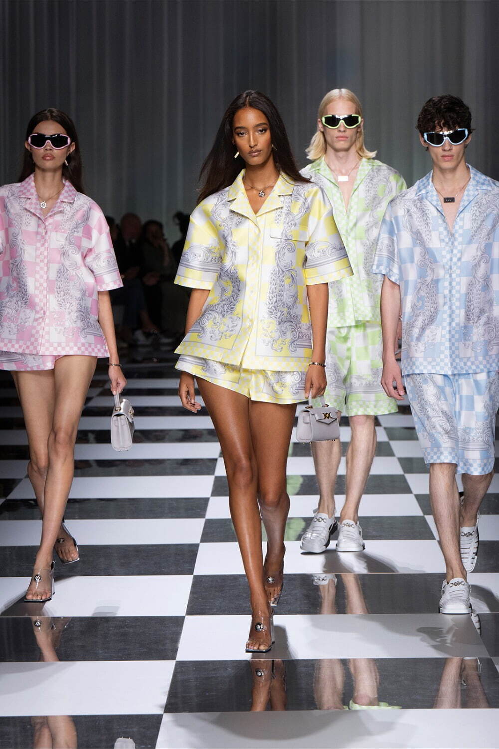 ヴェルサーチェ(VERSACE) 2024年春夏ウィメンズ&メンズコレクション  - 写真45