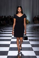 ヴェルサーチェ 2024年春夏コレクション - 優しく、軽やかなコントラスト｜写真17