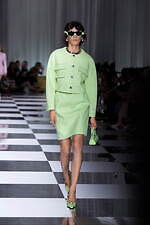 ヴェルサーチェ 2024年春夏コレクション - 優しく、軽やかなコントラスト｜写真25