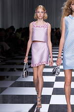 ヴェルサーチェ 2024年春夏コレクション - 優しく、軽やかなコントラスト｜写真32