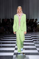 ヴェルサーチェ 2024年春夏コレクション - 優しく、軽やかなコントラスト｜写真53