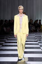 ヴェルサーチェ 2024年春夏コレクション - 優しく、軽やかなコントラスト｜写真59