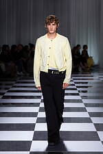 ヴェルサーチェ 2024年春夏コレクション - 優しく、軽やかなコントラスト｜写真60