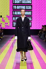 ディオール 2024年春夏ウィメンズコレクション - 強く、凛とした女性たち｜写真6