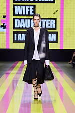 ディオール 2024年春夏ウィメンズコレクション - 強く、凛とした女性たち｜写真10